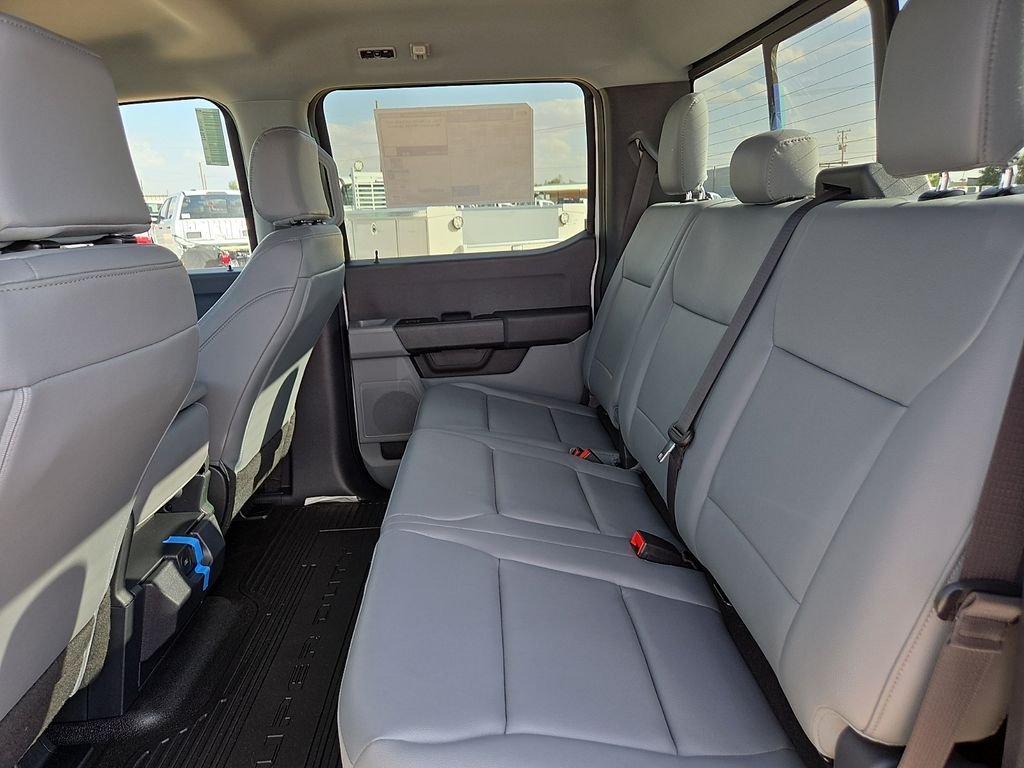 New 2026 Oxford White Ford F-350® XL image 18