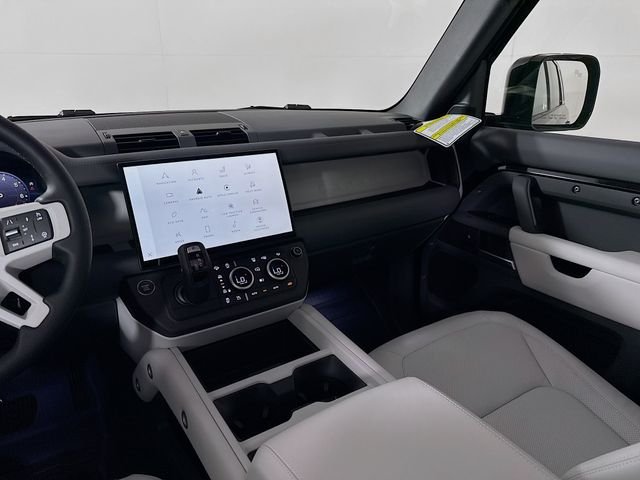 New 2026 Santorini Black Land Rover X-Dynamic SE image 26