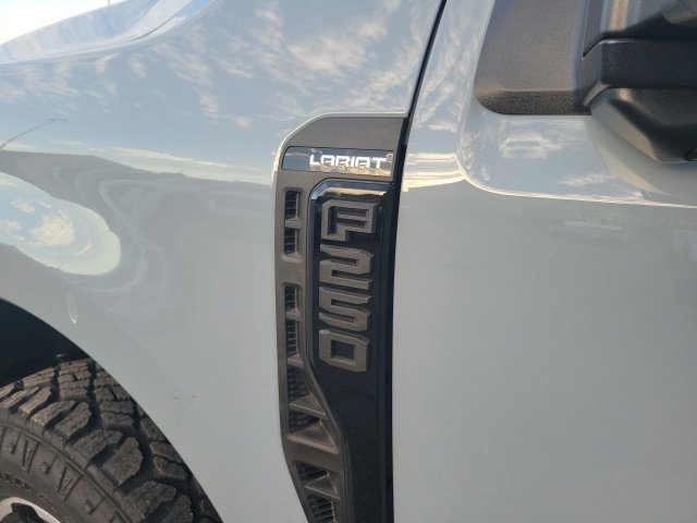 New 2027 Gray Metallic Ford Lariat image 10