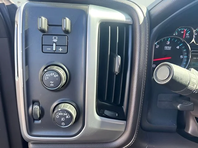 Used 2018 Red GMC SLT image 19
