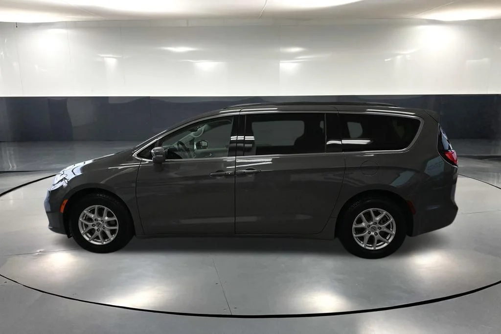 2022 Chrysler Pacifica Touring L - Photo 9