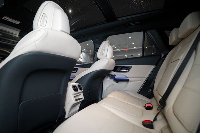 New 2026 Polar White Mercedes-Benz GLC 300 image 62