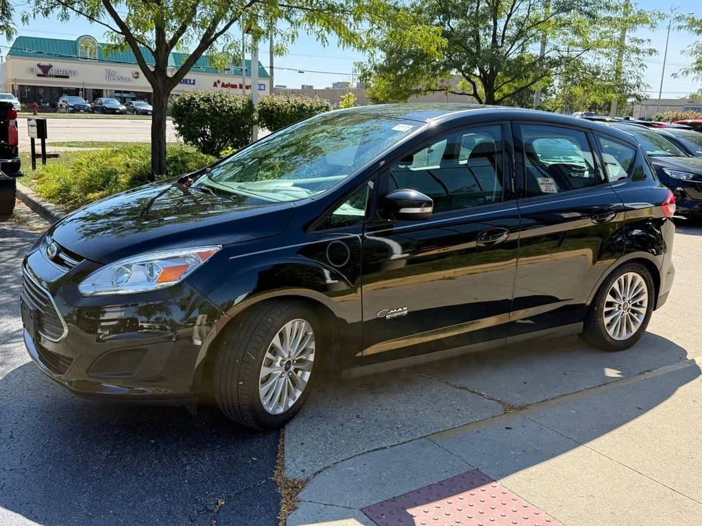 Used 2017 Black Ford SE image 3