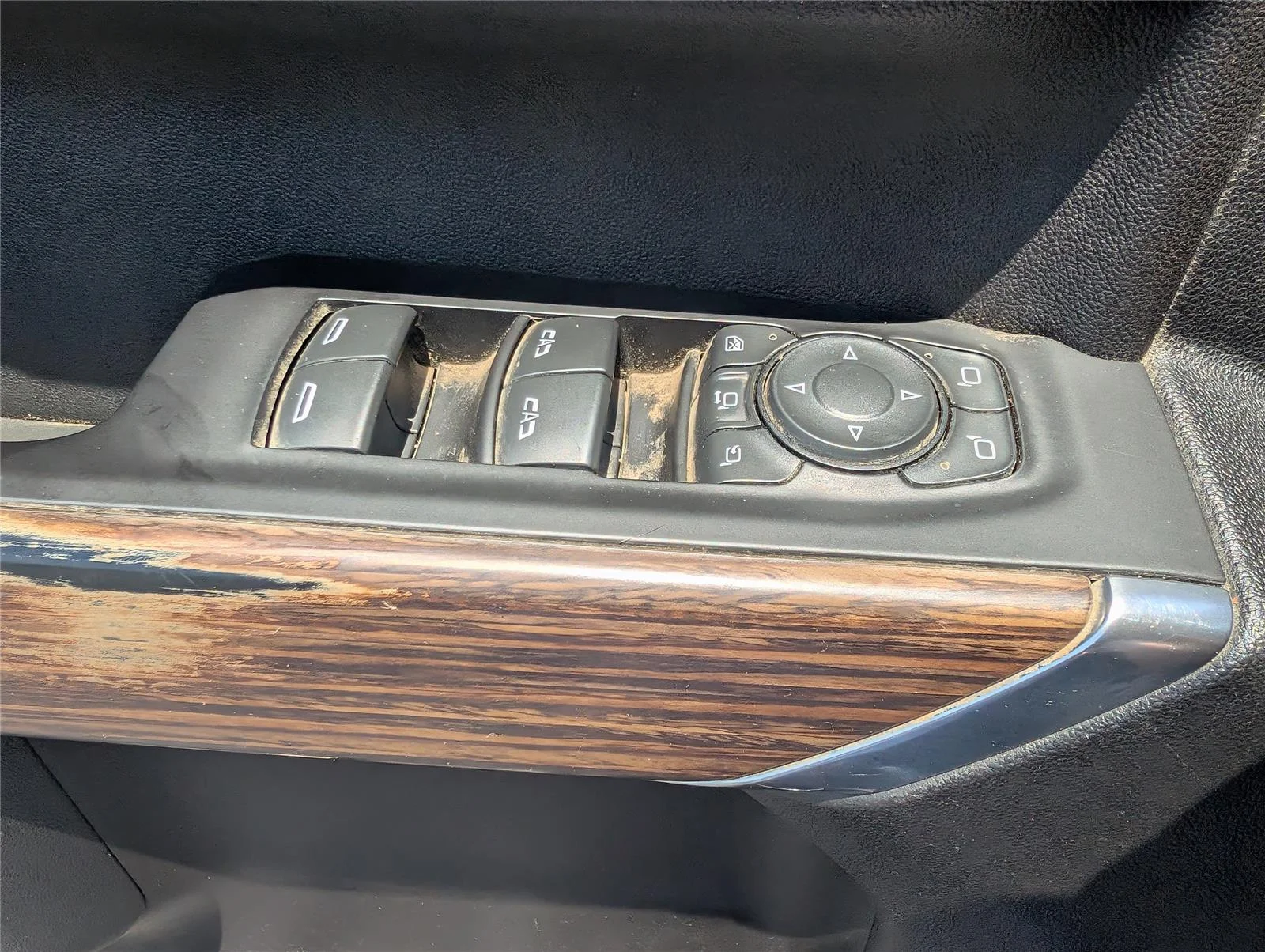 Used 2020 BLACK Chevrolet High Country image 27