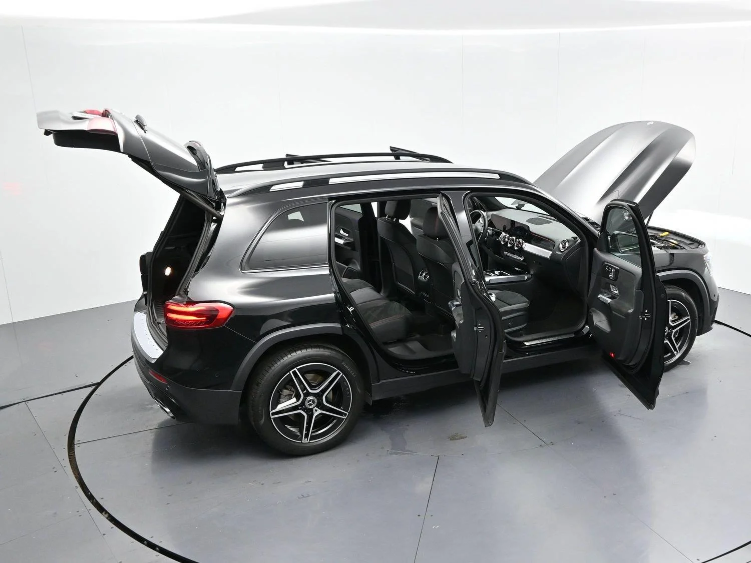 Used 2024 Black Mercedes-Benz GLB 250 image 39