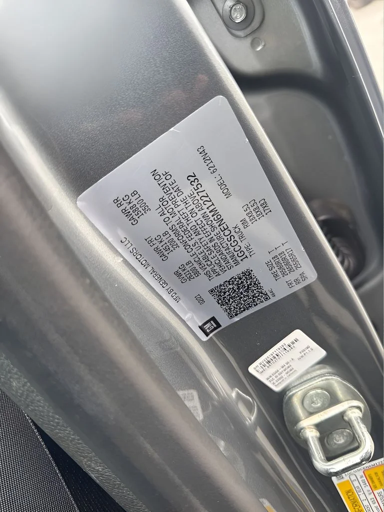 Used 2021 Gray Chevrolet LT image 33