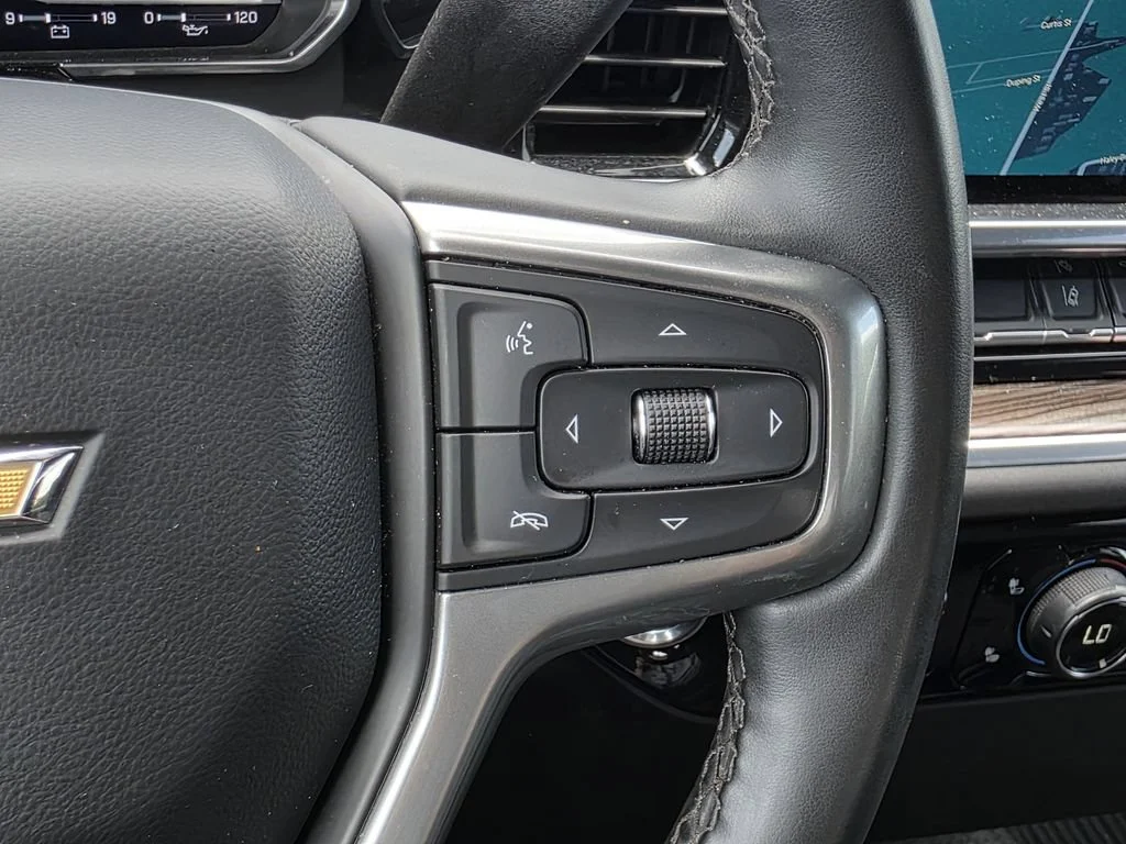 Used 2025 Sterling Gray Metallic Chevrolet LT image 29