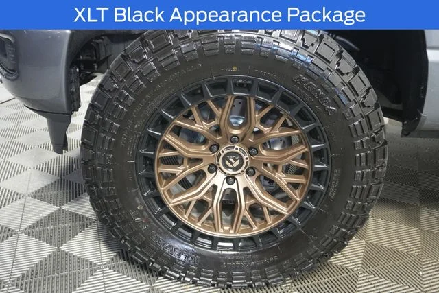 New 2026 Carbonized Gray Metallic Ford XLT image 9