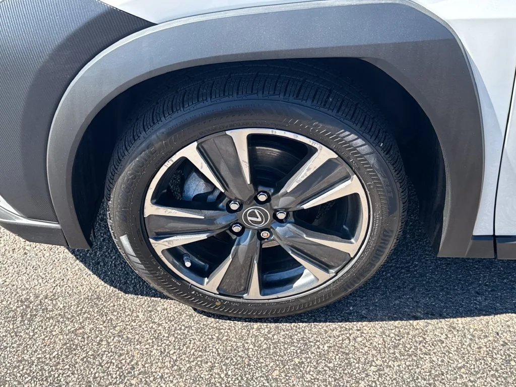 Used 2019 White Lexus 200 Base image 39