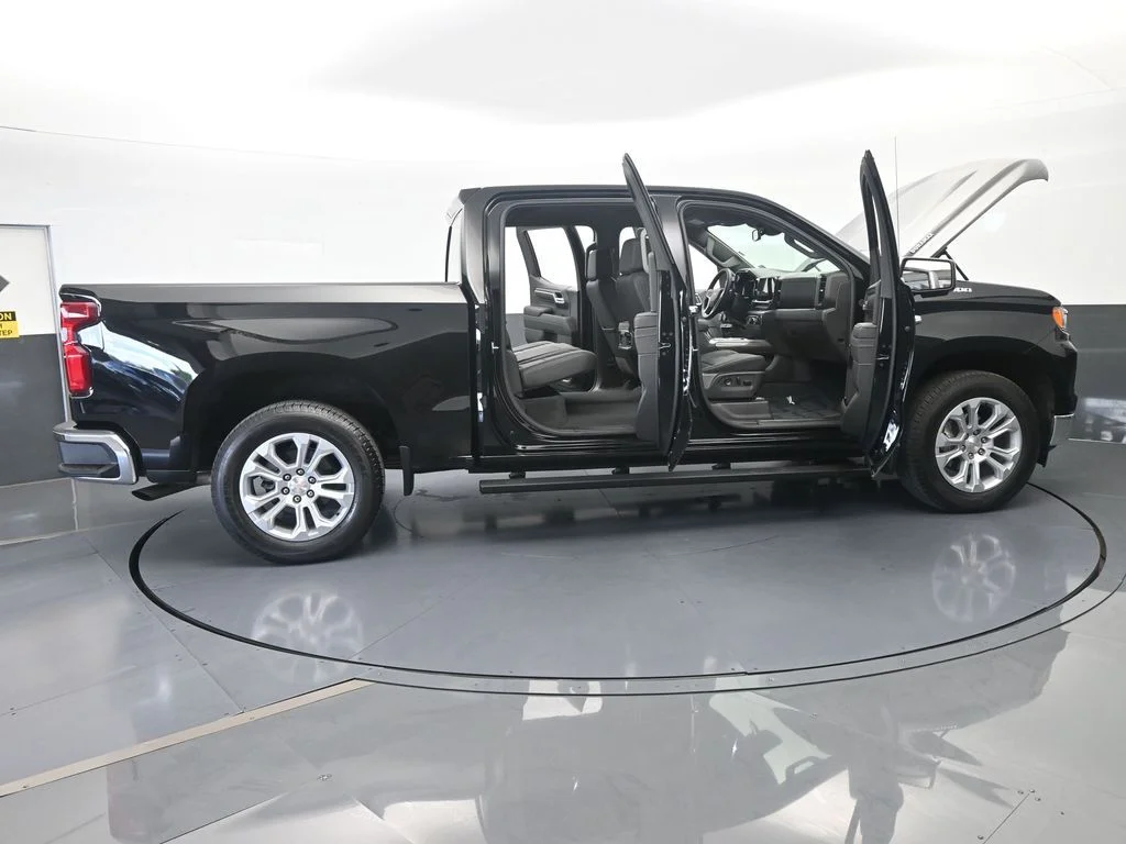 Used 2026 Black Chevrolet LTZ image 81