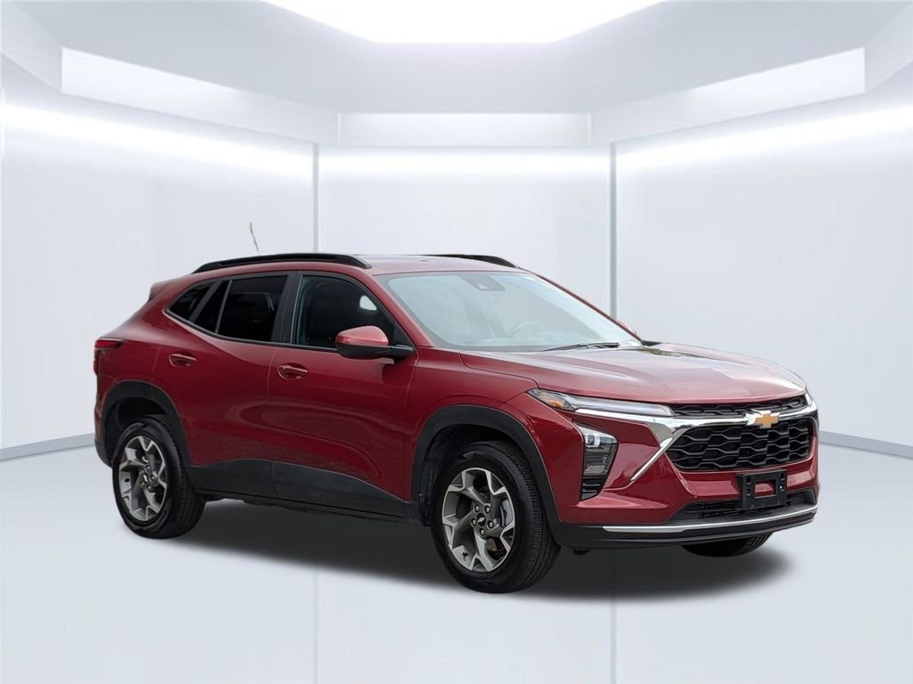 Used 2025 Red Chevrolet LT image 8