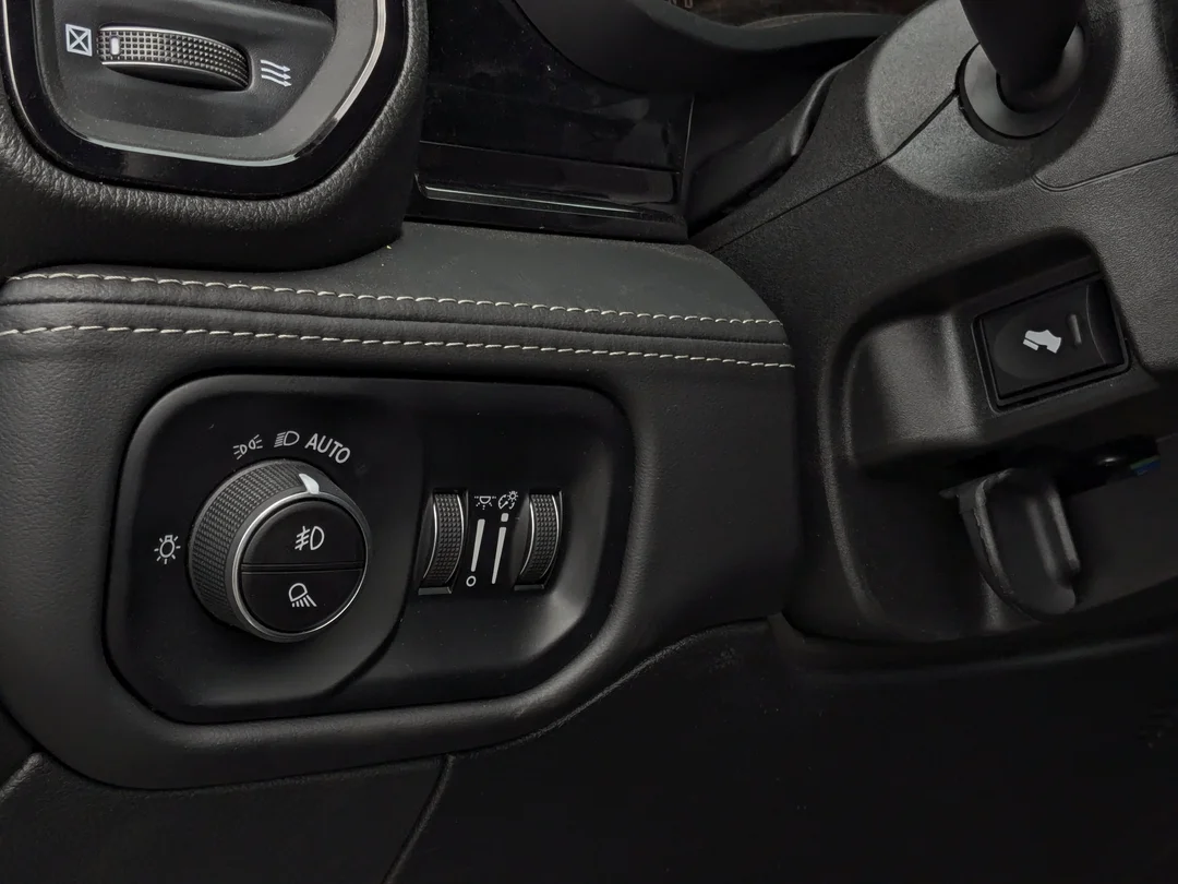 New 2026 Black RAM Limited - - 5th Wheel/Gooseneck Prep - 360 Cameras - Sunroof & More! image 16