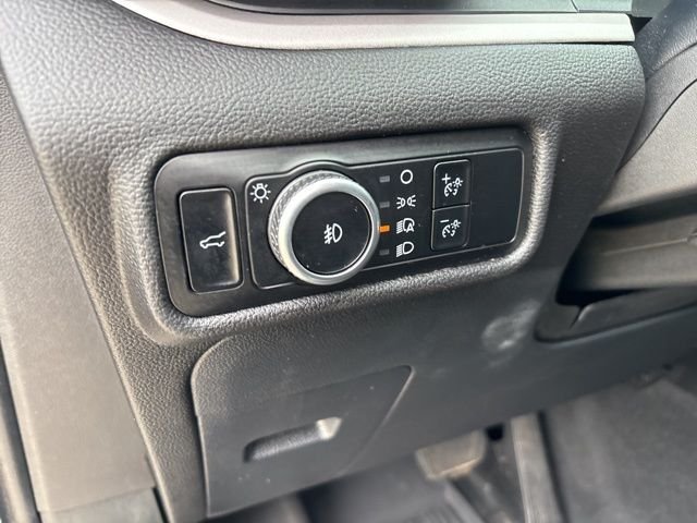 Used 2023 Silver Ford XLT image 17