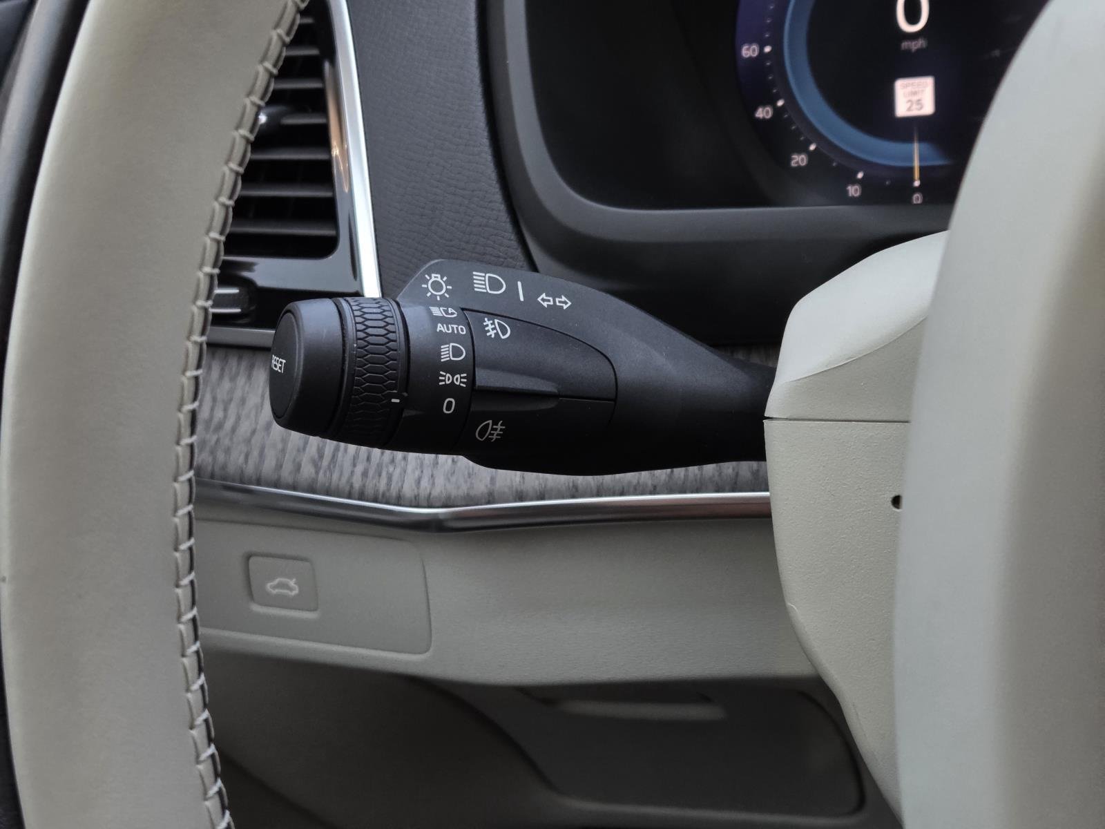 Used 2023 Bright Dusk Metallic Volvo Plus image 23