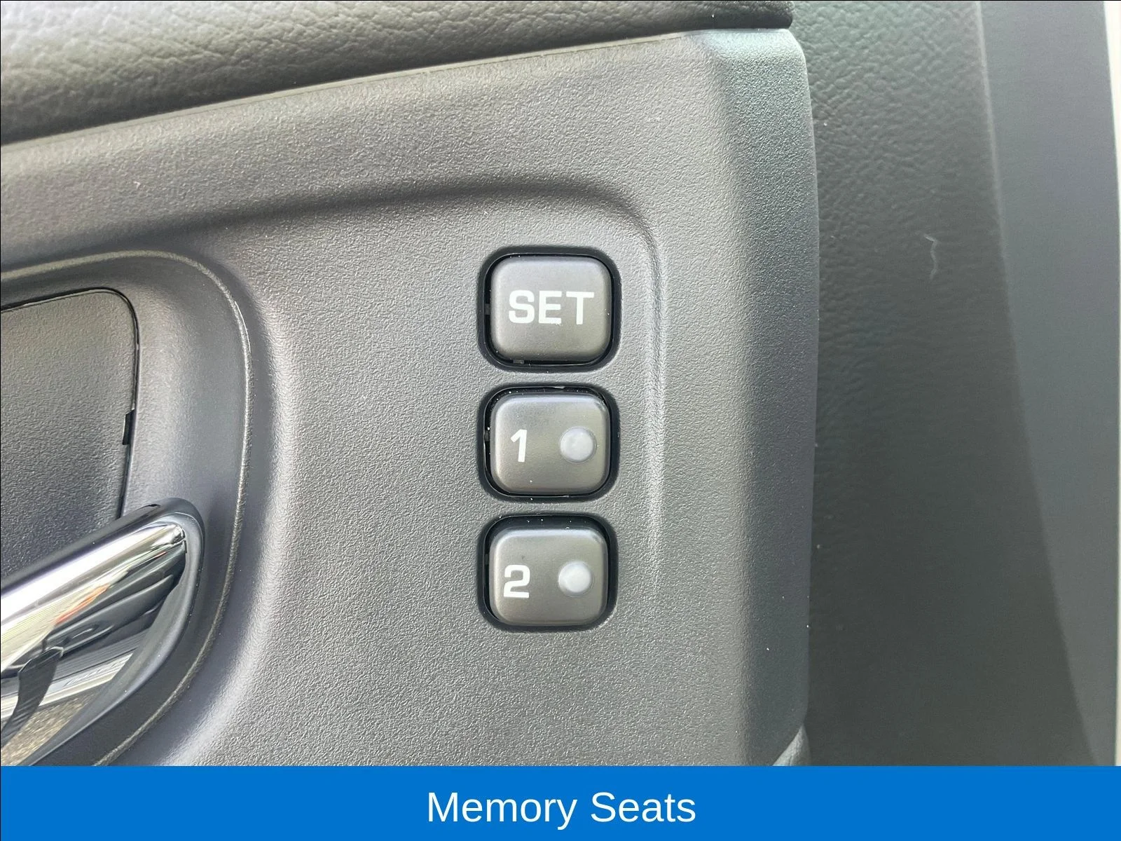 Used 2024 Brilliant Silver Metallic Nissan Platinum image 13