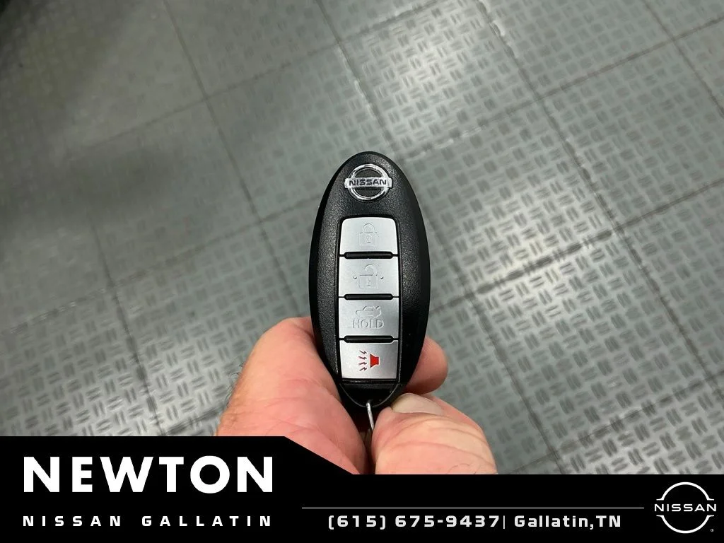 Used 2014 Super Black Nissan 3.5 SV image 37