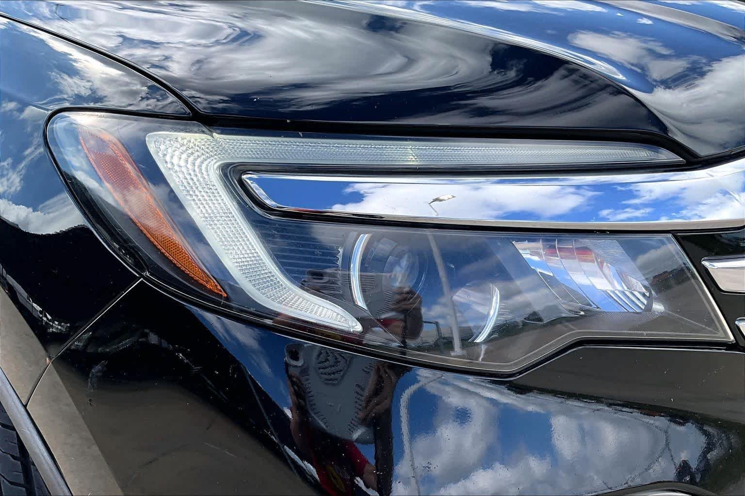 Used 2016 Crystal Black Pearl Honda Touring image 28