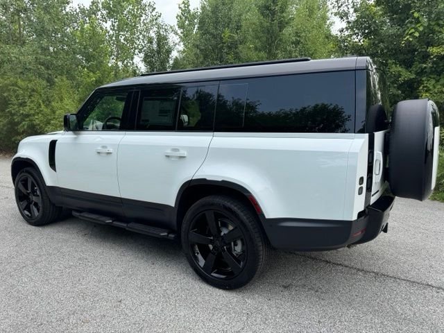 New 2026 Fuji White Land Rover S image 7