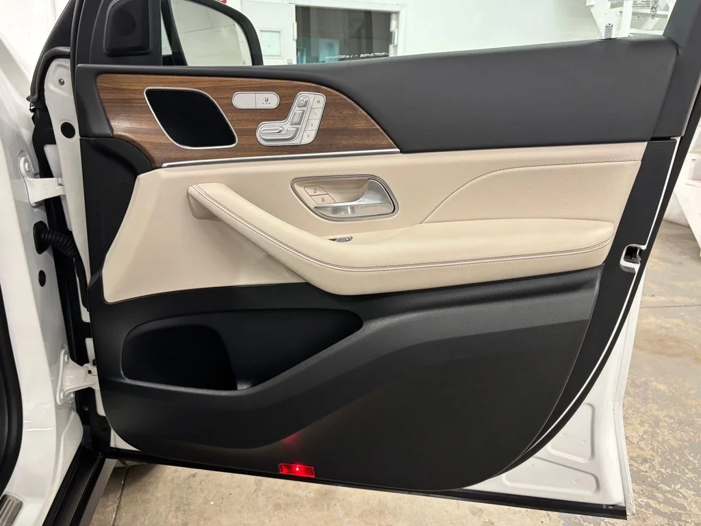 Used 2025 White Mercedes-Benz GLE 450e image 24