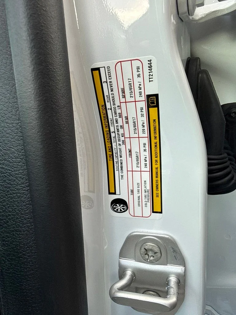 New 2026 Bright White Clear-Coat Exterior Paint Jeep Trailhawk image 35