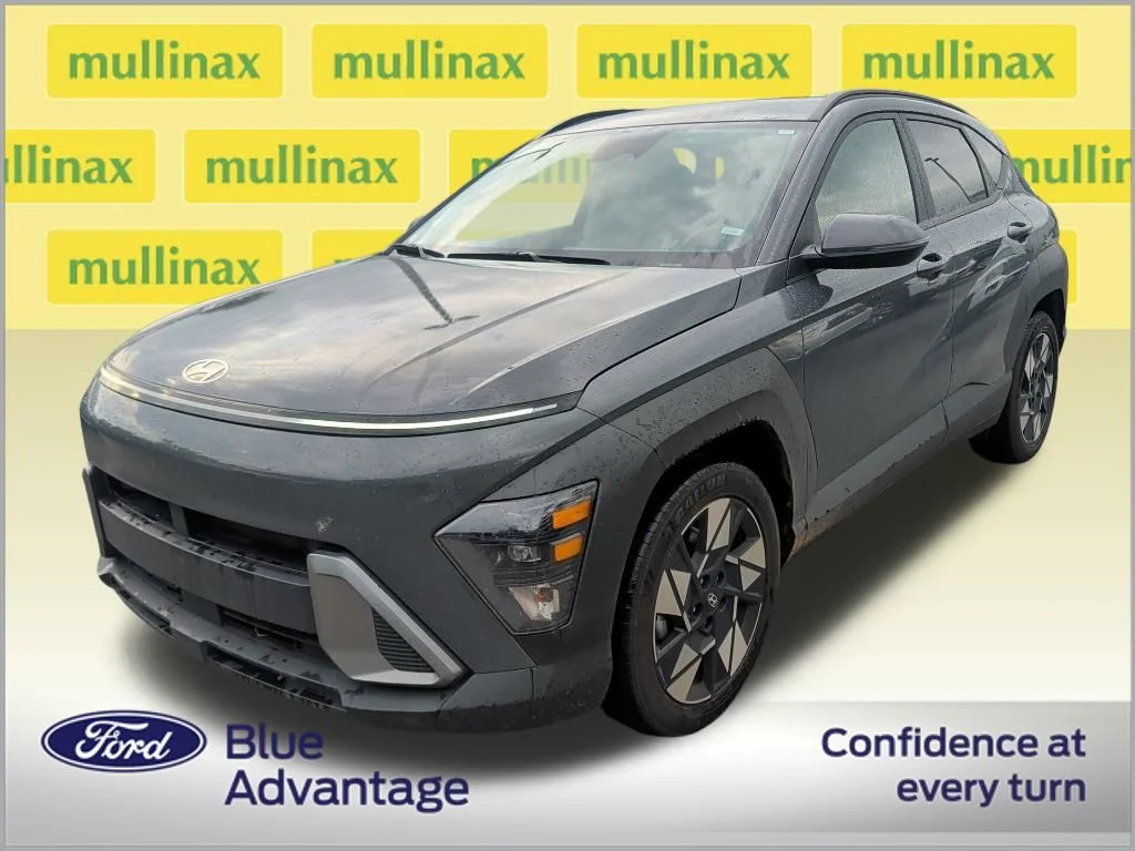 Used 2025 Gray Hyundai SEL image 2
