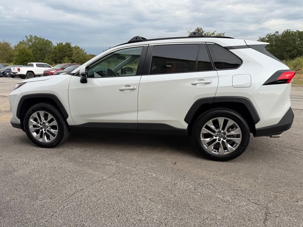 Used 2025 Beige Toyota XLE Premium image 12
