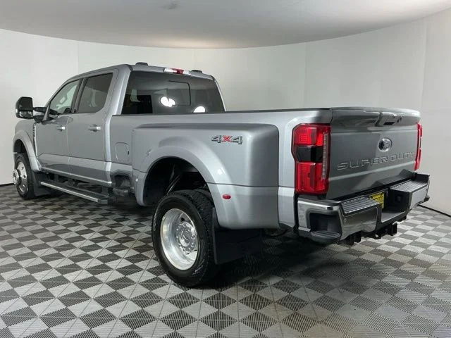 Certified Used 2024  Ford Lariat image 6