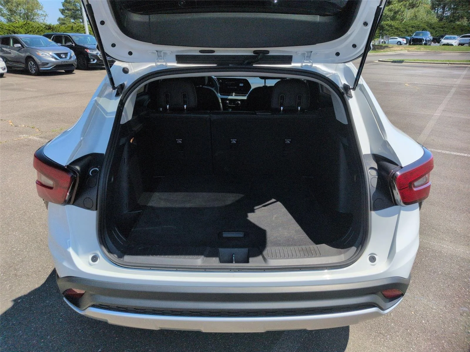 Used 2025  CHEVROLET 1LT image 33