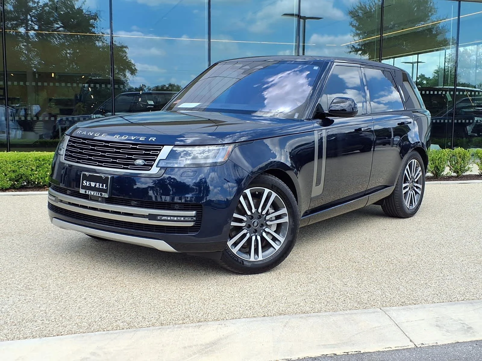 2023 Land Rover Range Rover SE