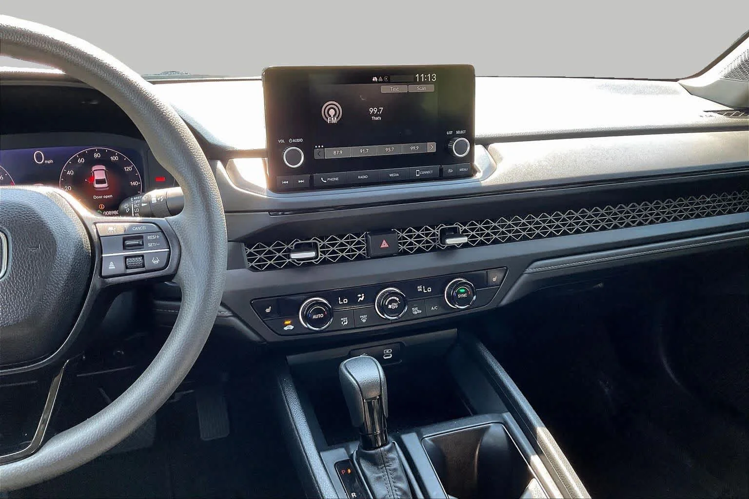 Used 2025 Meteorite Gray Metallic Honda SE image 7