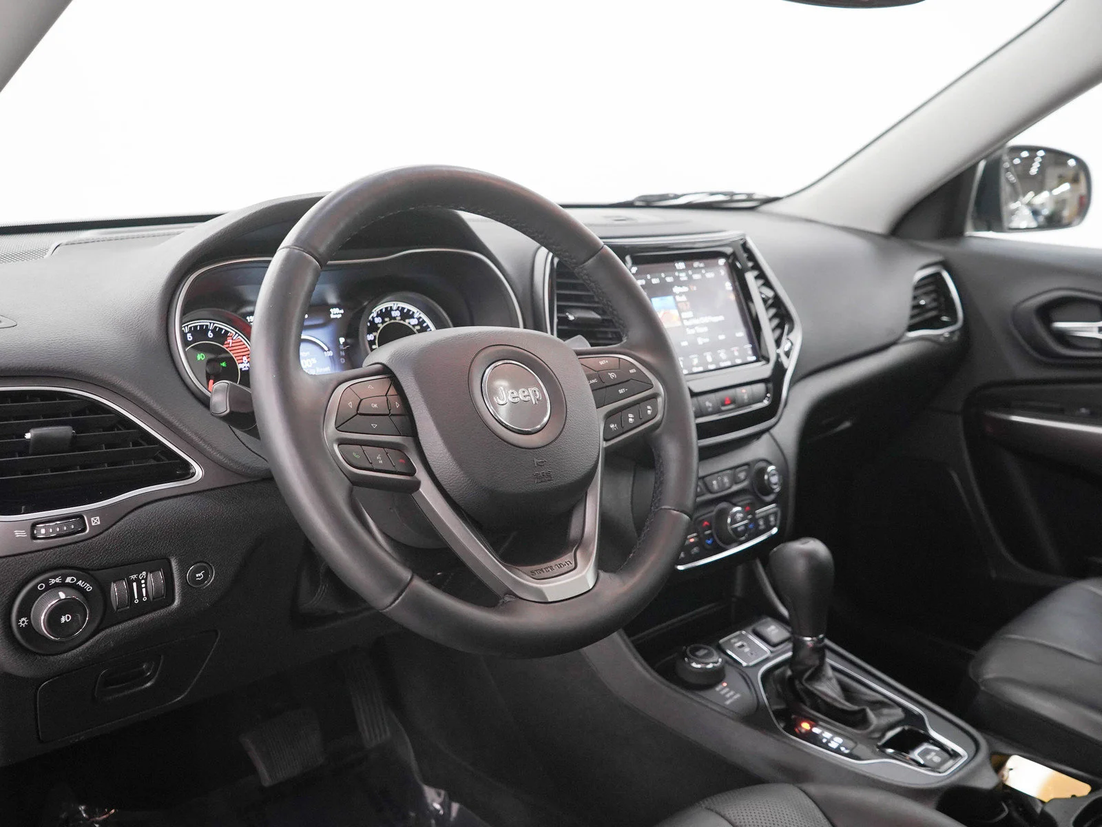 Used 2019 Bright White Clearcoat Jeep Limited image 24