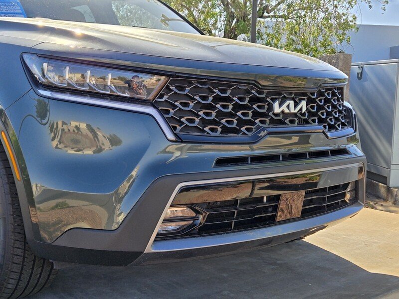 Used 2022 Green Kia X-Line EX image 9