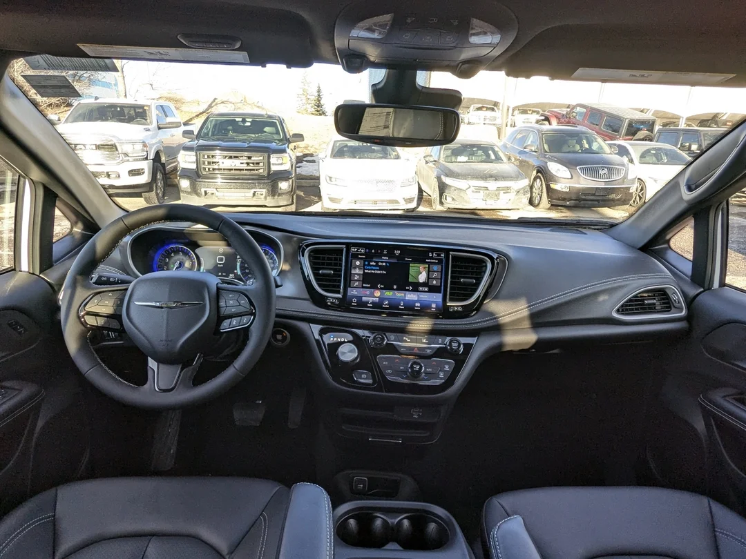 New 2026 White Chrysler Select - - FWD - Full Sunroof - S Appearance Package - 20 Foreshadow Wheels - Stow n Go & More! image 25