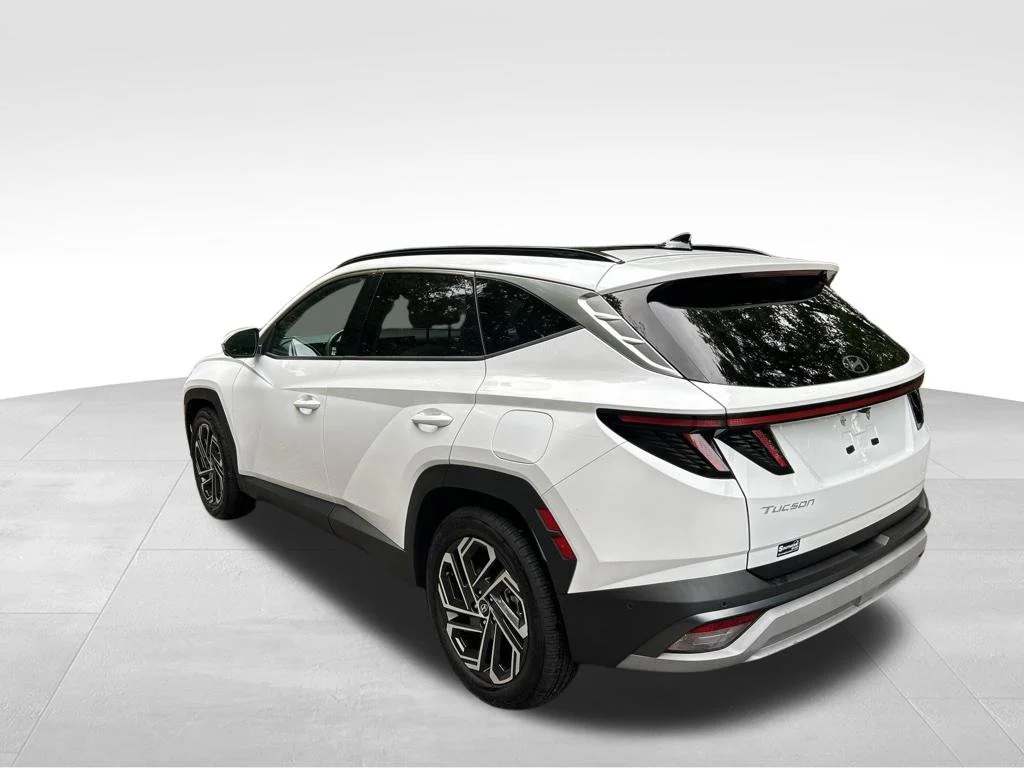 Used 2025 White Hyundai Limited image 3