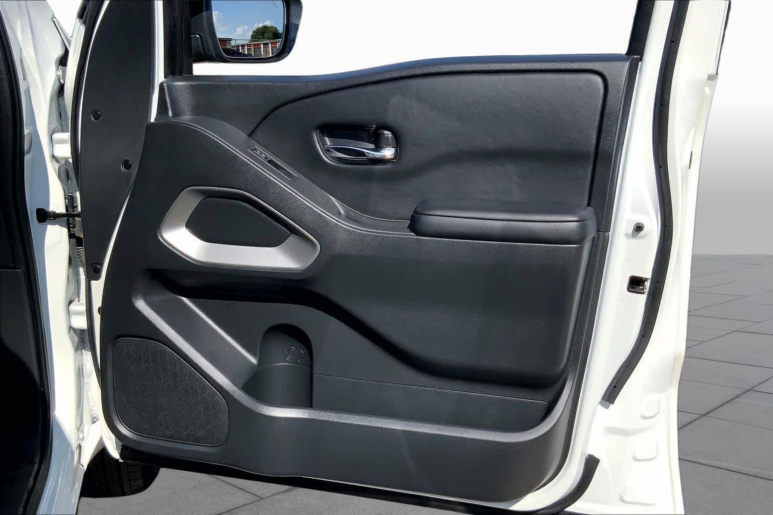 Used 2025 Glacier White Nissan SV image 20