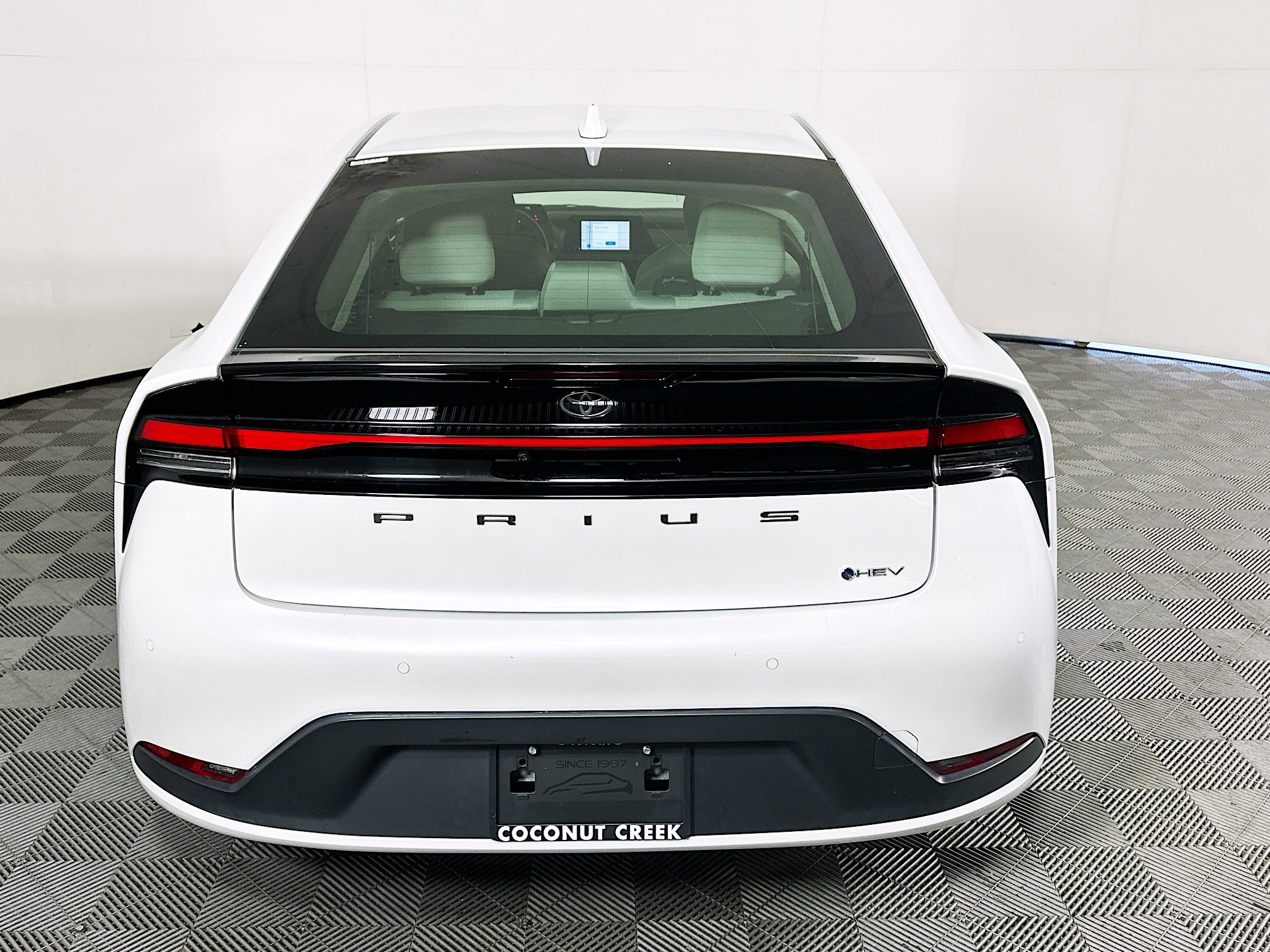 Used 2023 Pearl Toyota LE image 4