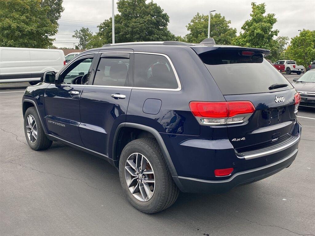 Used 2018 True Blue Pearlcoat Jeep Limited image 8