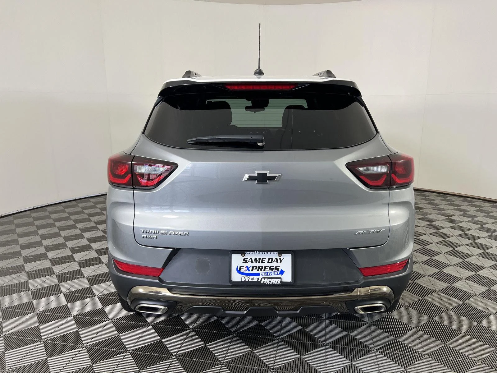 Used 2025 Sterling Gray Metallic Chevrolet ACTIV image 4