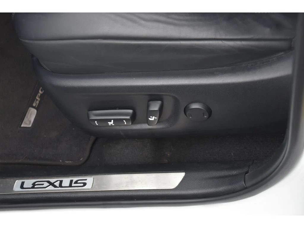 Used 2020 Ultra White Lexus F SPORT image 33