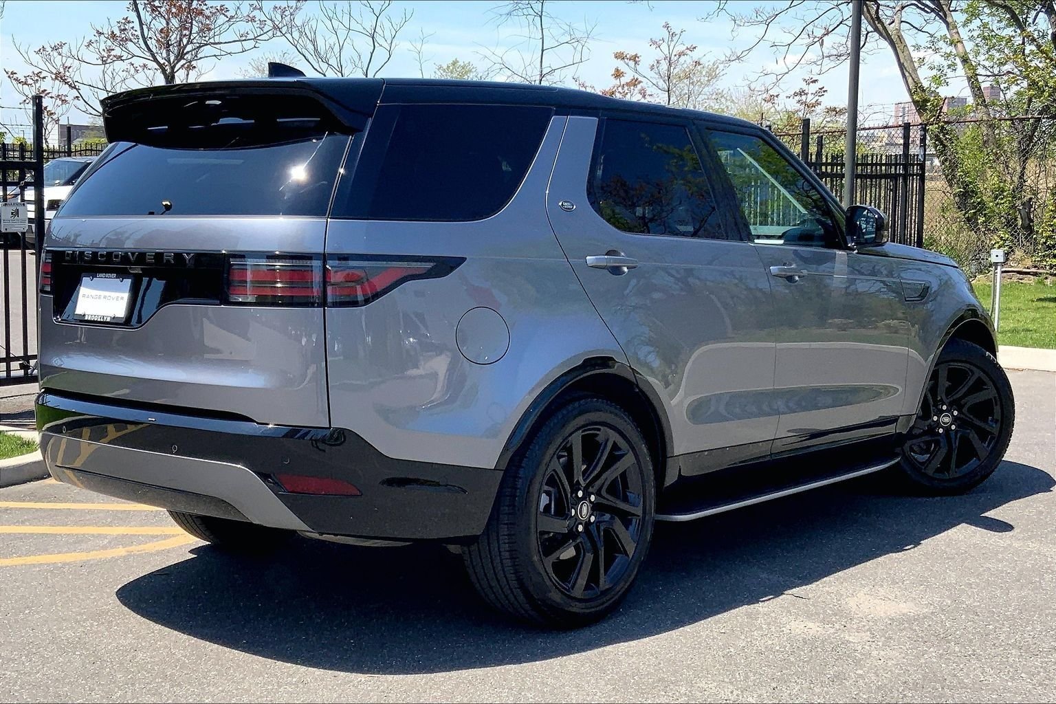 Certified Used 2025 Eiger Grey Metallic Land Rover Dynamic SE image 11