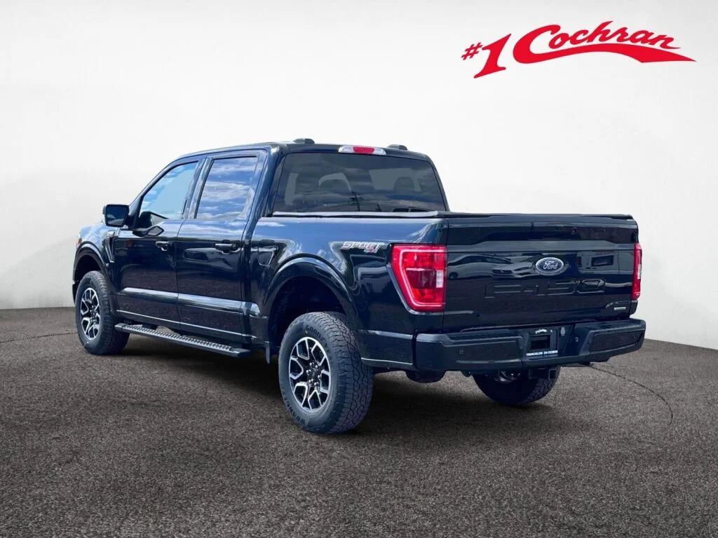 Used 2023 Agate Black Metallic Ford XLT image 10