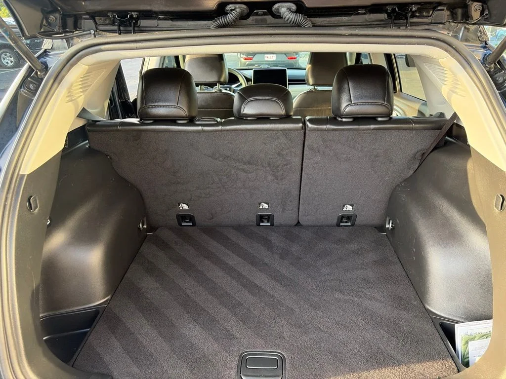 Used 2022 Black Jeep Latitude image 15