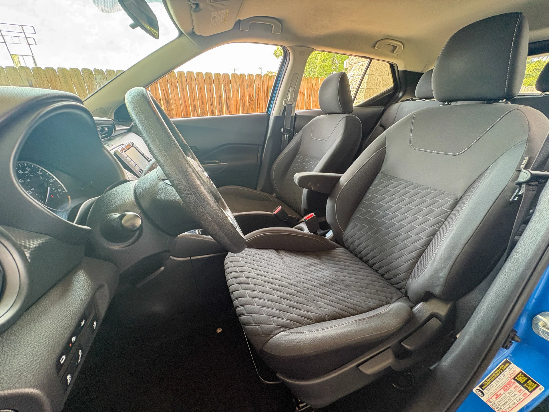 Used 2021 Blue Nissan S image 24