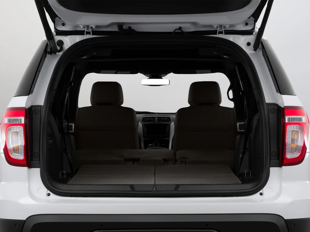 Used 2015 White Ford Limited image 31