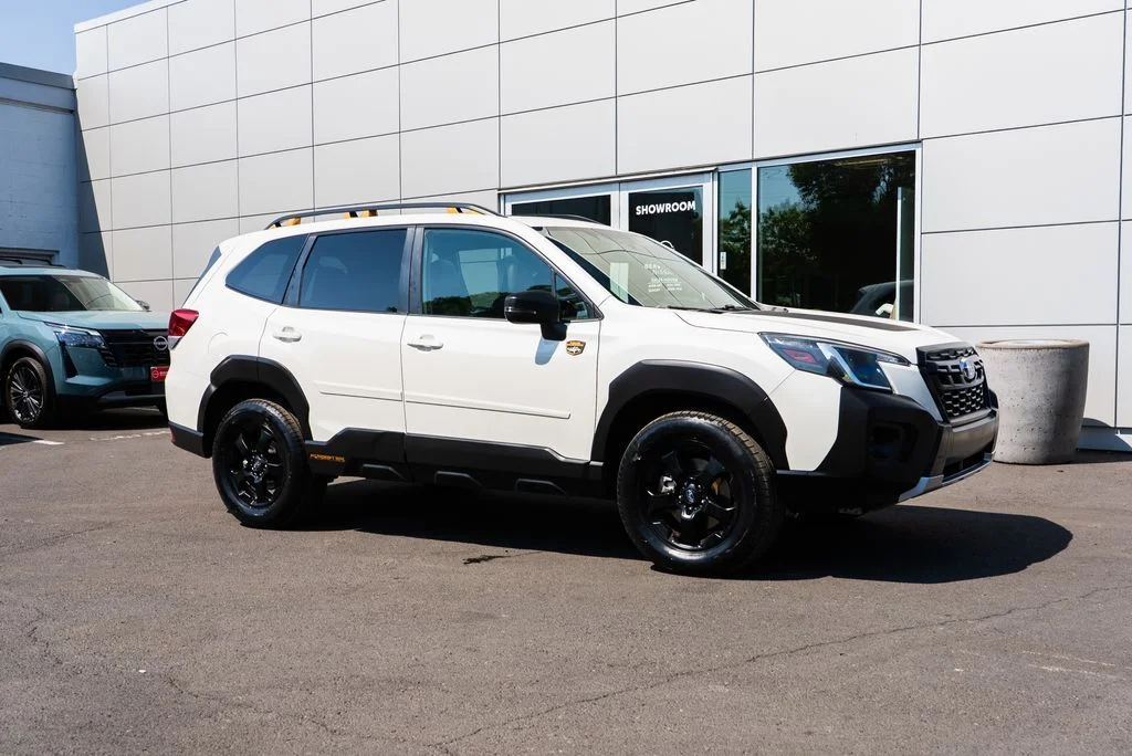 Used 2022 White Subaru Wilderness image 32