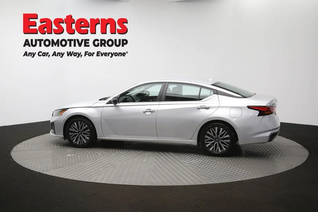 Used 2024 Silver Nissan 2.5 SV image 61
