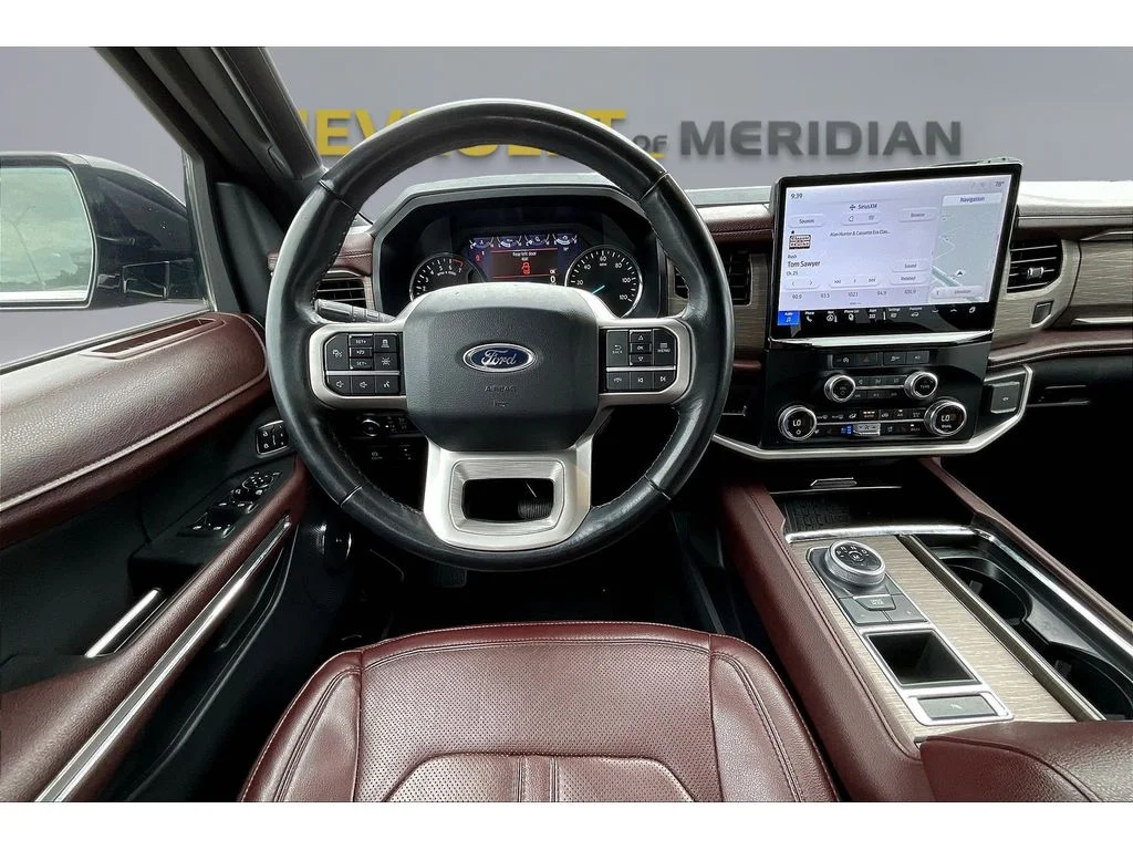 Used 2024  Ford Limited image 5