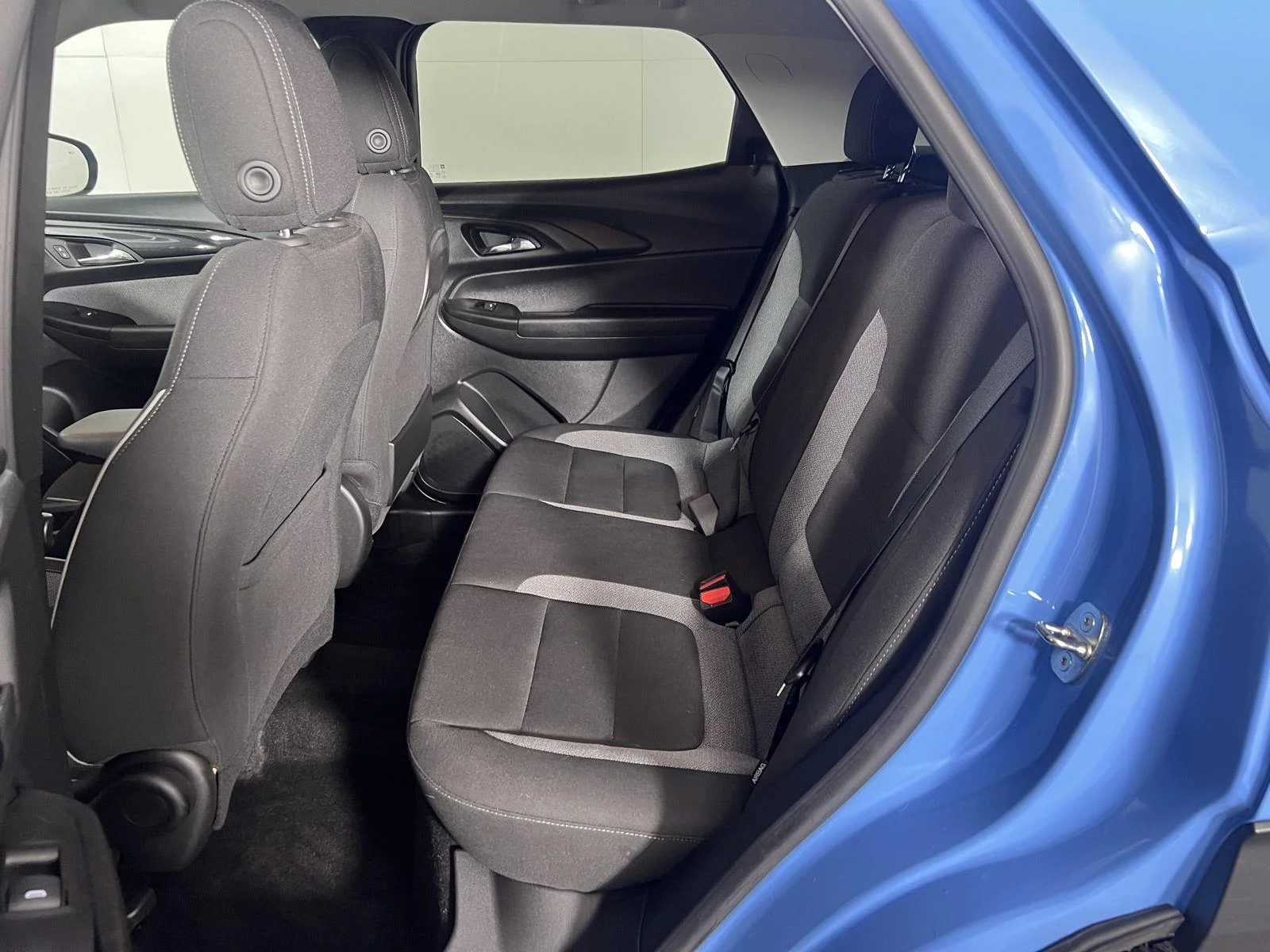 Used 2024 Fountain Blue Chevrolet LT image 21