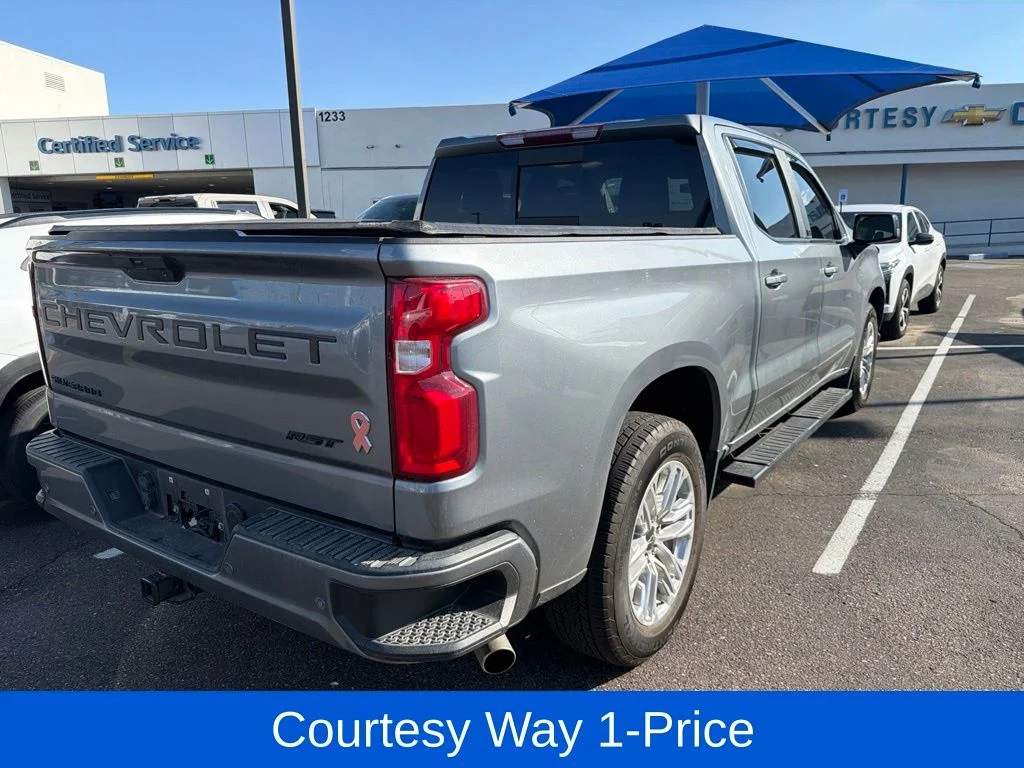 Used 2020 Gray Chevrolet RST image 9