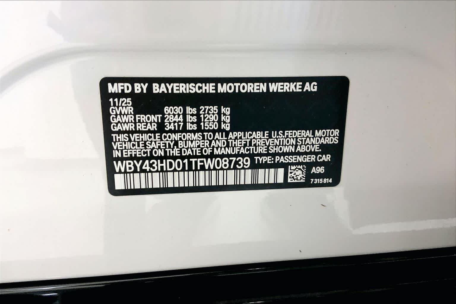 New 2026 Mineral White Metallic BMW xDrive40 image 21